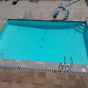 Big Chile Inn & Suites